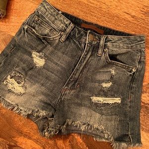 ✨ JOE’S JEANS HIGH WAISTED DISTRESSED DENIM SHORTS - SIZE 24